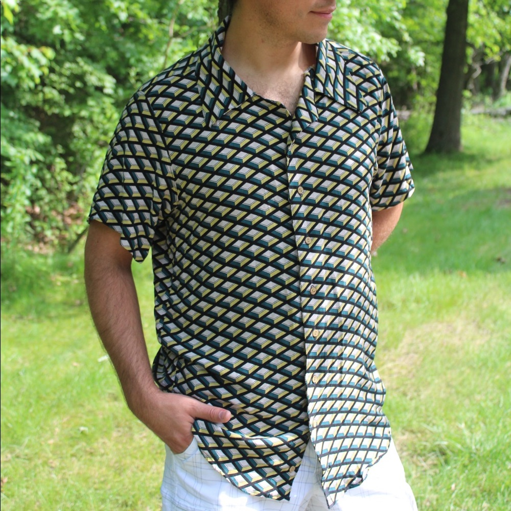 Mens Short Sleeves Shirt. Light weight!